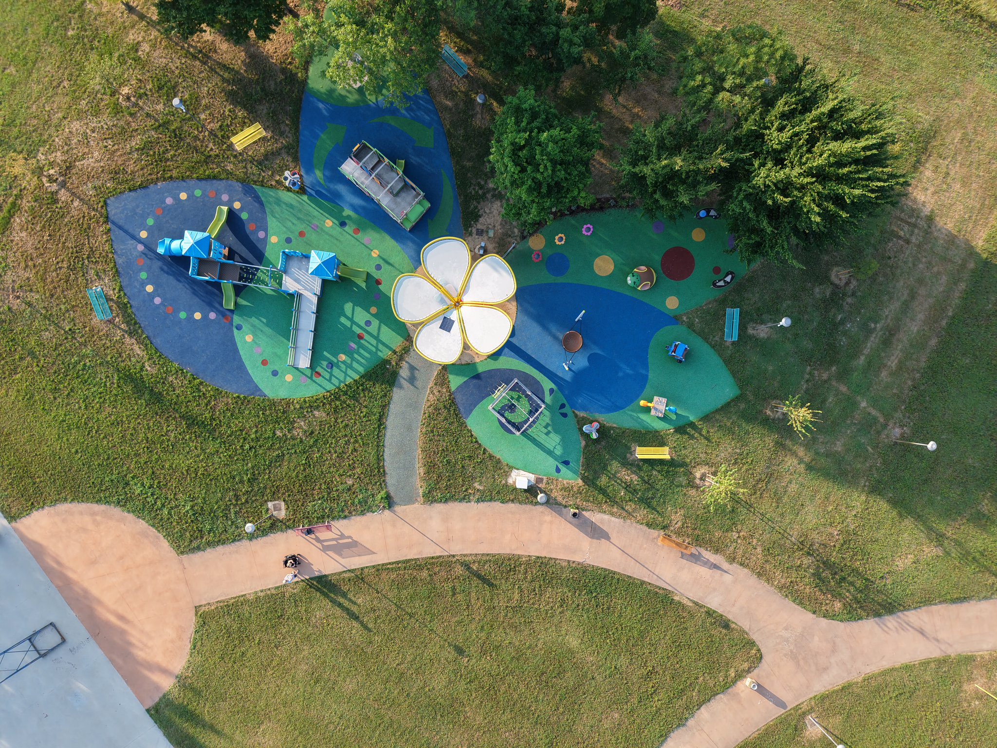 Parco giochi inclusivo di Porto Mantovano con aree accessibili e gazebo sonoro